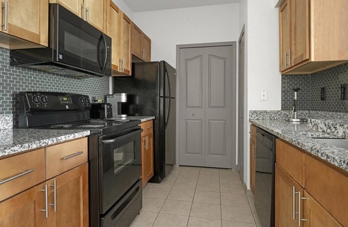 Gainesville Apartment | Landing | Amazing 1BD, Clubhouse, Tennis Court