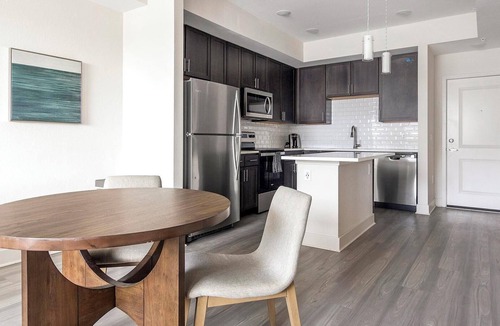 Palmetto Apartment | Landing | Amazing 1BD, Yoga Studio, Gym