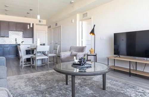 Palmetto Apartment | Landing | Amazing 2BD, Clubhouse, Yoga Studio