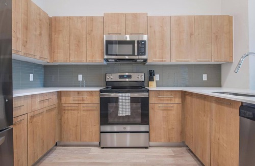 Florida Center Apartment | Landing | Amazing 2BD, Clubhouse, Game Room