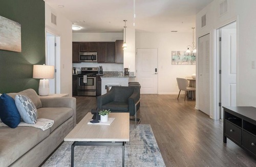 Apopka House | Landing | Amazing 2BD, Clubhouse, Game Room