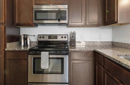 Apopka House | Landing | Amazing 2BD, Clubhouse, Game Room