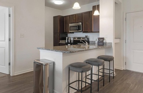 Apopka House | Landing | Amazing 2BD, Clubhouse, Game Room