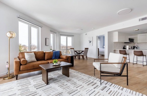 Hackensack Apartment | Landing | Amazing 2BD, Gym, Rooftop Lounge