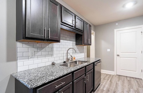 Cocoa Apartment | Landing | Amazing 2BD, Gym, Pool