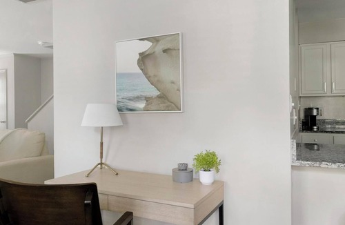 Crabtree Apartment | Landing | Amazing 2BD, Pool, Clubhouse