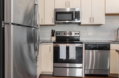 Tarpon Springs Apartment | Landing | Amazing 2BD, Clubhouse