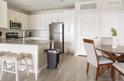 Sun City Center Apartment | Landing | Beautiful 3BD, Gym