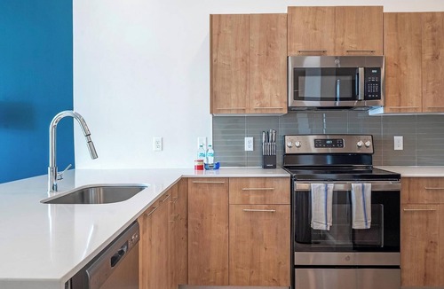 Florida Center Apartment | Landing | Beautiful 1BD, Game Room, Clubhouse