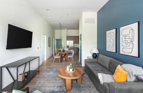Wilmington Apartment | Landing Beautiful 1BD Pool Clubhouse
