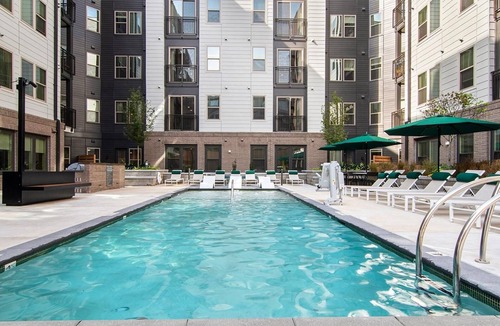 Downtown Apartment | Landing | Beautiful Studio, Gym, Pool