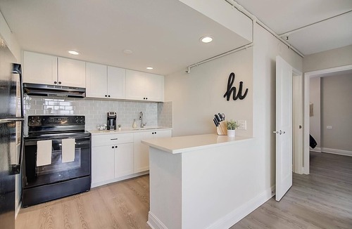 St. Petersburg Apartment | Landing | Beautiful 2BD, Courtyard, Gym