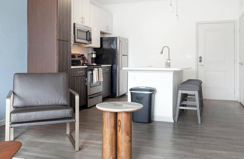 Fairvilla Apartment | Landing | Chic 1BD, Clubhouse, Gym