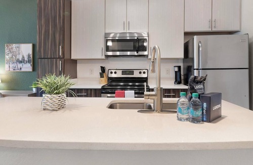 Fairvilla Apartment | Landing | Chic 1BD, Gym, Clubhouse