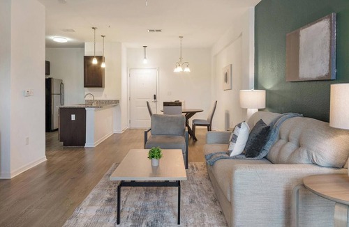 Apopka Apartment | Landing | Chic 1BD, Gym, Clubhouse