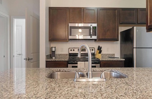 Apopka Apartment | Landing | Chic 1BD, Gym, Clubhouse