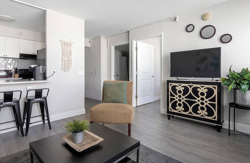 St. Petersburg Apartment | Landing | Chic 1BD, Yoga Studio, Clubhouse