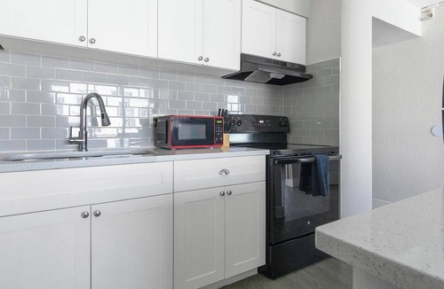 St. Petersburg Apartment | Landing | Chic 1BD, Yoga Studio, Clubhouse