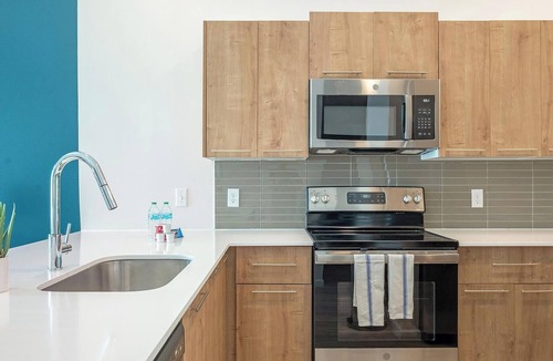 Florida Center Apartment | Landing | Chic 1BD, Yoga Studio, Clubhouse