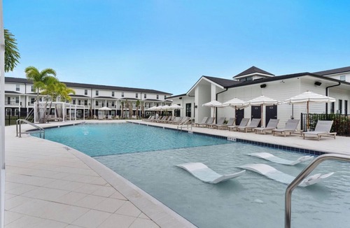 Lakeland Apartment | Landing | Chic 2BD, Clubhouse, Gym