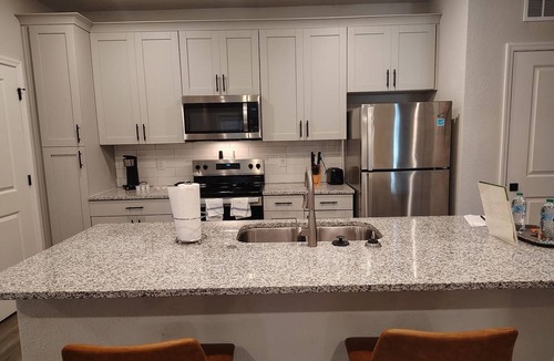 Newberry Apartment | Landing | Chic 2BD, Gym, Pool