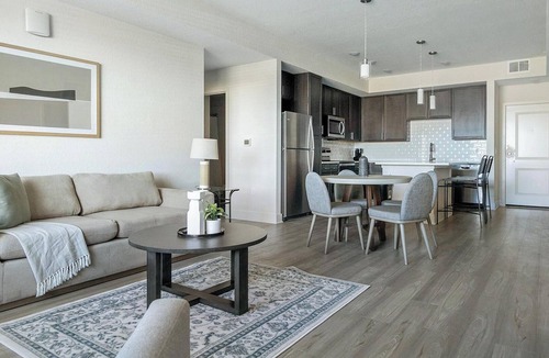 Palmetto Apartment | Landing | Chic 2BD, Yoga Studio, Clubhouse