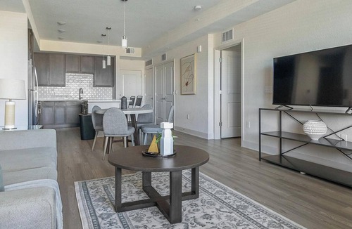 Palmetto Apartment | Landing | Chic 2BD, Yoga Studio, Clubhouse