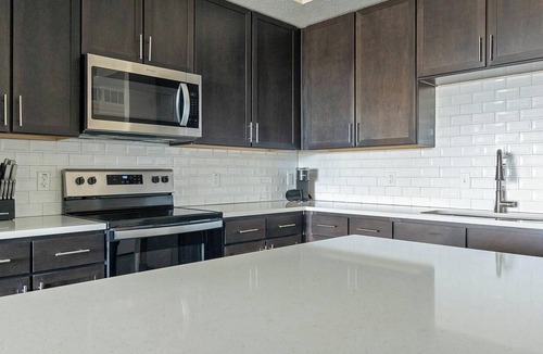 Palmetto Apartment | Landing | Chic 2BD, Yoga Studio, Clubhouse