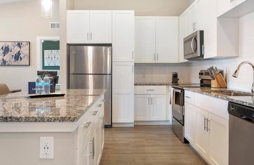 Southeast Orlando Apartment | Landing | Chic 3BD, Gym, Pool