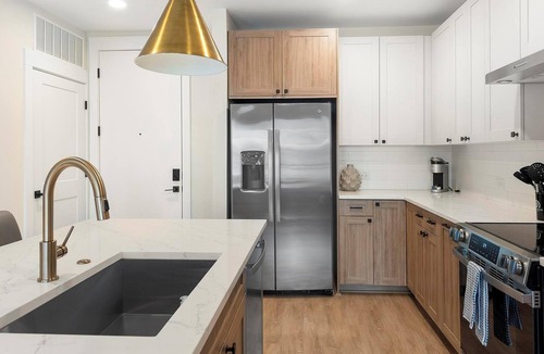 Mount Mourne Apartment | Landing | Incredible 1BD, Clubhouse, Pool
