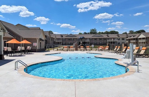 Lyman Apartment | Landing | Incredible 1BD, Pool, Gym