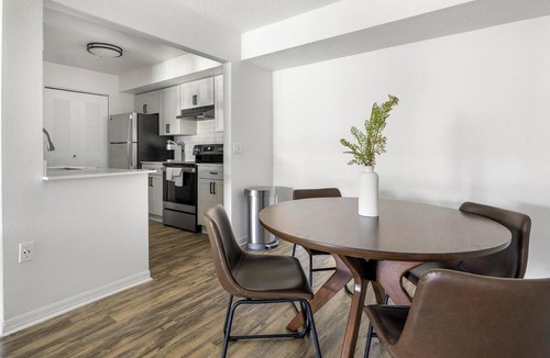 Fruitville Apartment | Landing | Incredible 2BD, Gym, Clubhouse