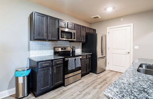 Cocoa Apartment | Landing | Incredible 2BD, Gym, Pool