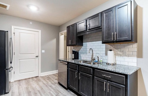 Cocoa Apartment | Landing | Incredible 2BD, Gym, Pool