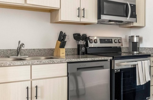 Lakeland Apartment | Landing | Incredible 2BD, Clubhouse, Gym