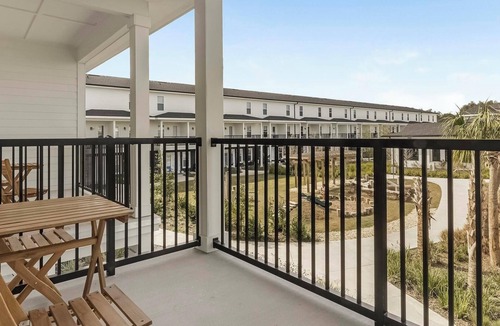 Lakeland Apartment | Landing | Incredible 2BD, Clubhouse, Gym