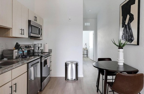 Lakeland Apartment | Landing | Incredible 2BD, Pool, Gym