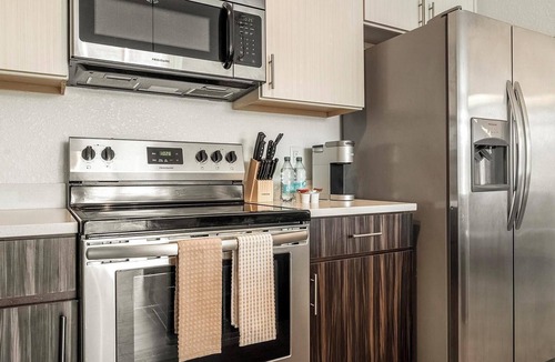 Fairvilla Apartment | Landing | Incredible 2BD, Gym, Clubhouse