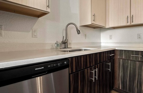 Fairvilla Apartment | Landing | Incredible 2BD, Gym, Clubhouse