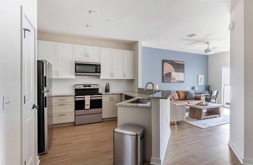 Lakeland Apartment | Landing | Modern 1BD, Clubhouse, Gym