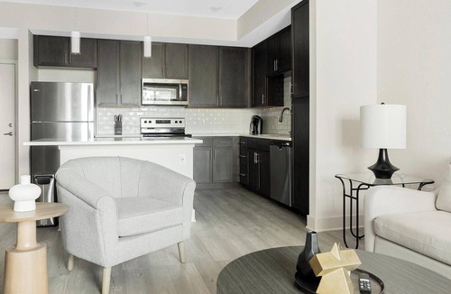 Palmetto Apartment | Landing | Modern 1BD, Clubhouse, Yoga Studio