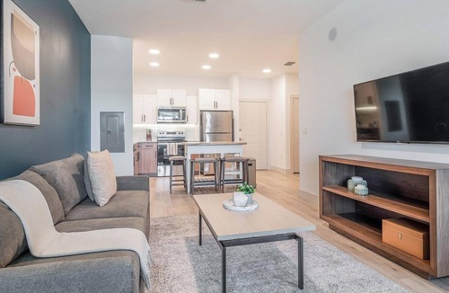 Sanford Apartment | Landing | Modern 1BD, Gym, Courtyard