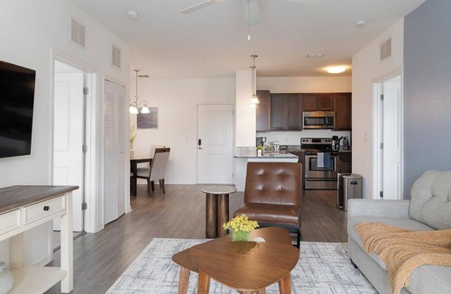 Apopka Apartment | Landing | Modern 2BD, Clubhouse, Gym