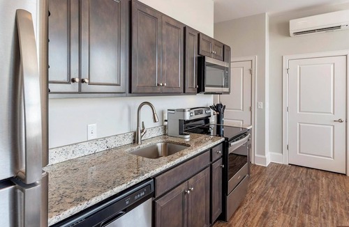 Spartanburg Apartment | Landing | Modern Studio, Gym