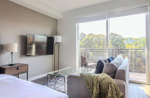 Ithaca Apartment | Landing | Modern Studio, Gym