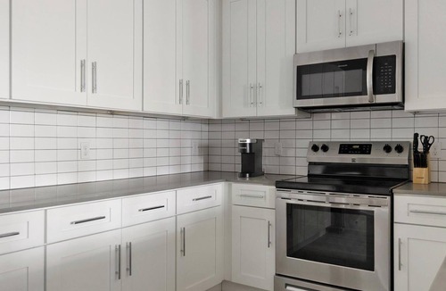 Sun City Center Apartment | Landing | Modern 2BD, Gym