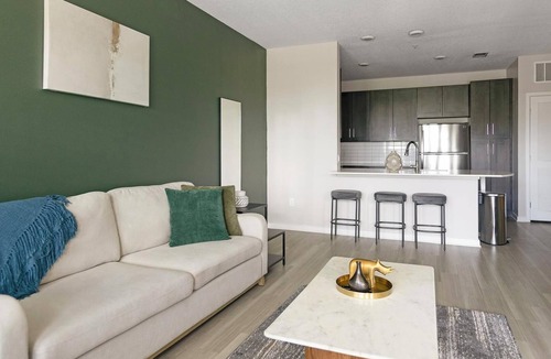 Sun City Center Apartment | Landing | Modern 1BD, Gym