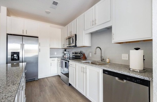 Candler Apartment | Landing | Spectacular 1BD, Gym, Pool
