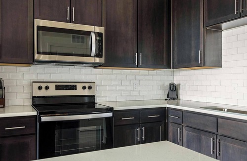 Palmetto Apartment | Landing | Spectacular 1BD, Pool, Yoga Studio