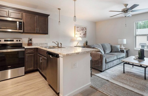 Lyman Apartment | Landing | Spectacular 1BD, Pool, Clubhouse